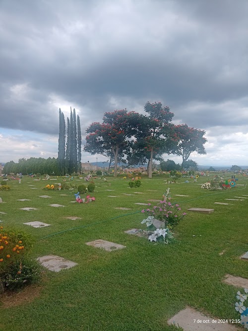 Jardines Del Edén Panteón